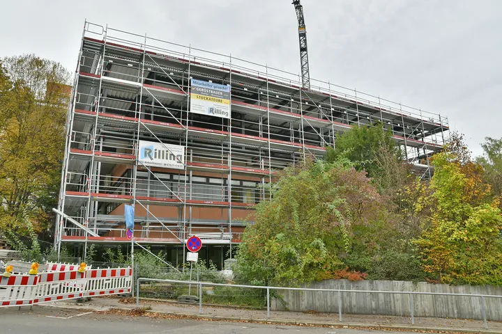 Gerüst an einem größeren Gebäude in Tübingen